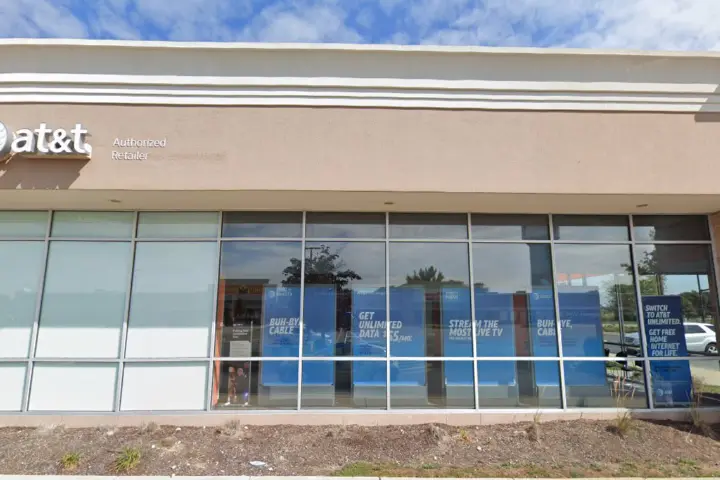 AT&T Store Addison - Centennial Plaza