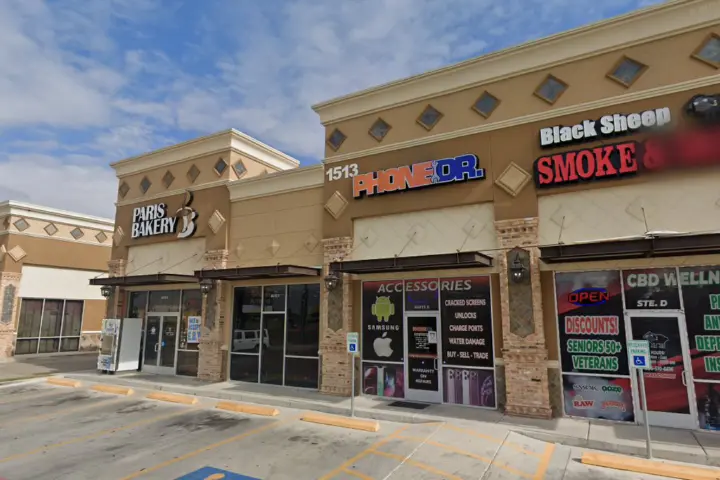 AT&T Store Pharr - S Cage