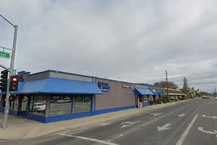 Boost 1 W Main St - 1 W Main St