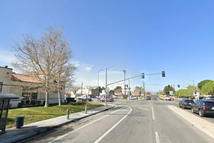 Boost 1014 E Avenue J - 1014 E Avenue J