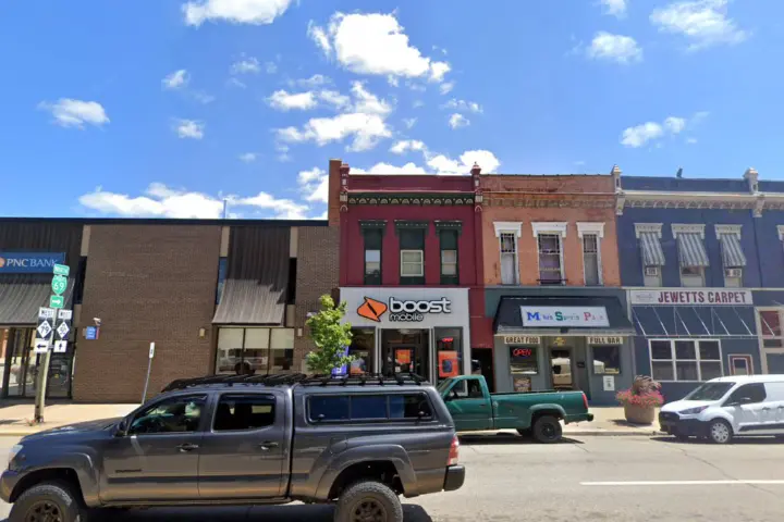 Boost 105 S Cochran Ave - 105 S Cochran Ave