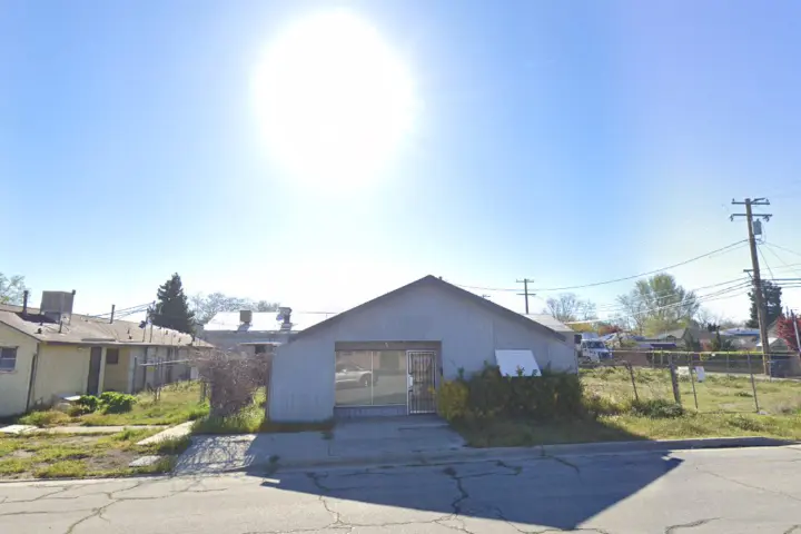 Boost 106 E. Tehachapi Blvd - 106 E. Tehachapi Blvd