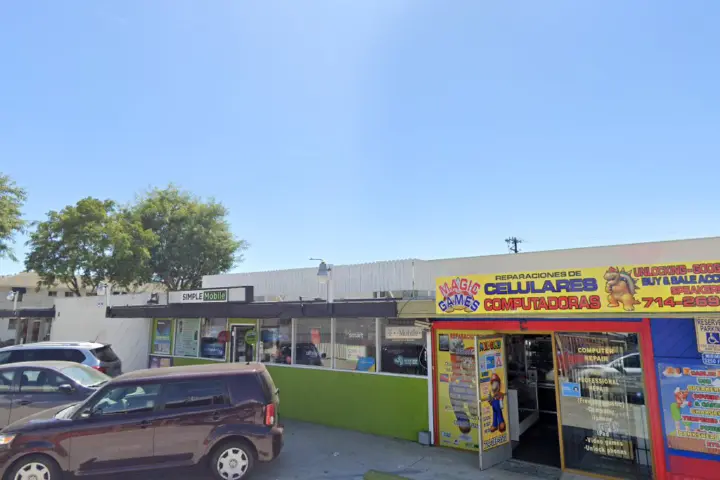 Boost 1073 W 17Th St - 1073 W 17th St