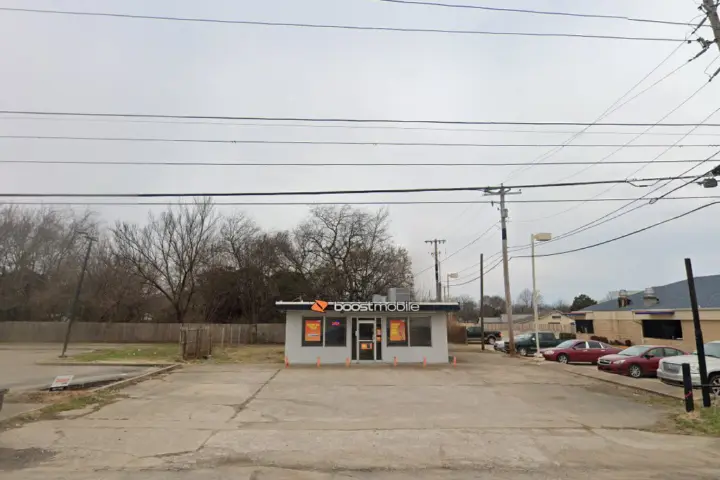 Boost 1206 S Wood Dr - 1206 S Wood Dr