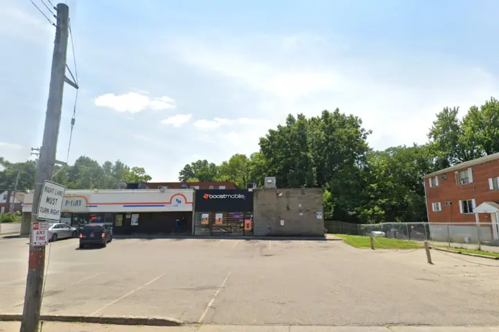 Boost 1207 W Galbraith Road - 1207 W Galbraith Road