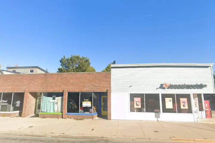 Boost 1230 E Broadway - 1230 E Broadway