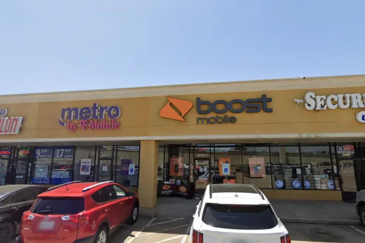 Boost 14121 Northwest Frwy - 14121 Northwest Frwy