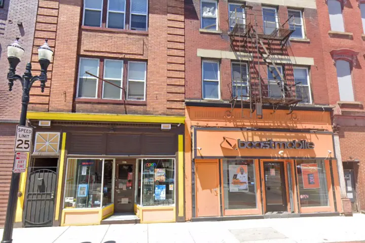 Boost 1529 Vine St - 1529 Vine St