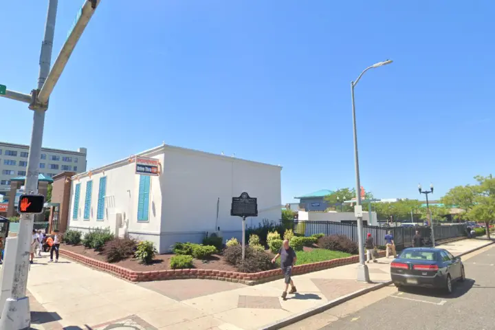 Boost 1541 Atlantic Ave - 1541 Atlantic Ave