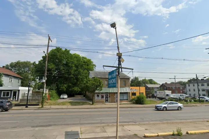 Boost 1635 E. Livingston Ave. - 1635 E. Livingston Ave.