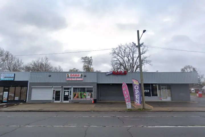 Boost 17341 W 7 Mile Rd - 17341 W 7 Mile Rd