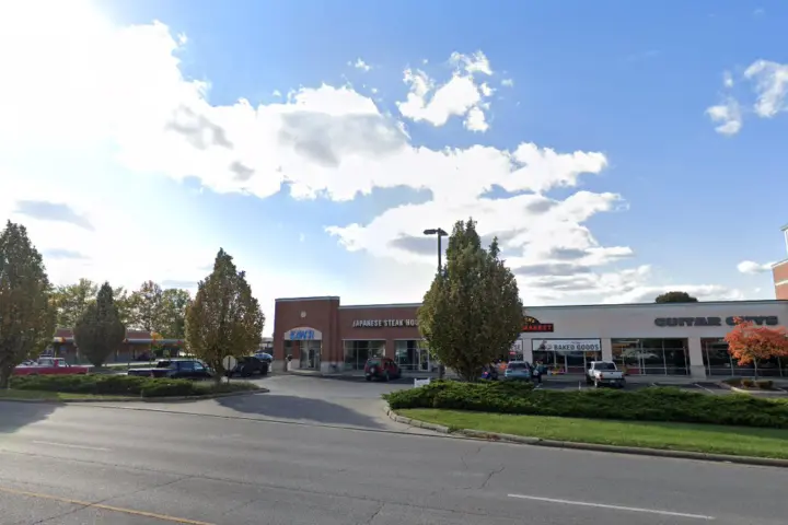 Boost 175 Central Parkway - 175 Central Parkway