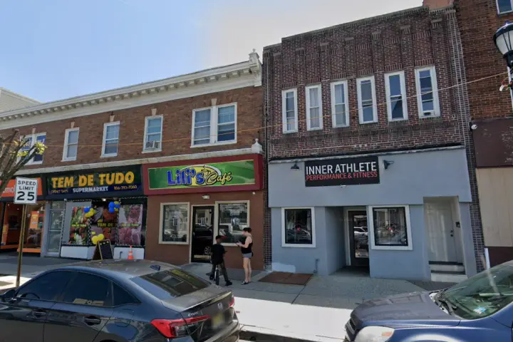 Boost 18 E Scott Street - 18 E Scott Street