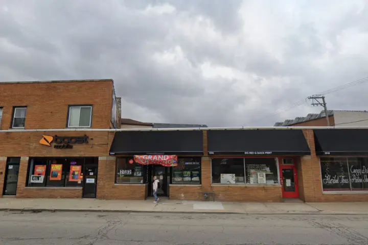 Boost 1802 W Lake St - 1802 W Lake St