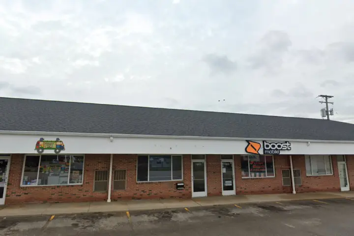 Boost 1805 W Genesee - 1805 W Genesee