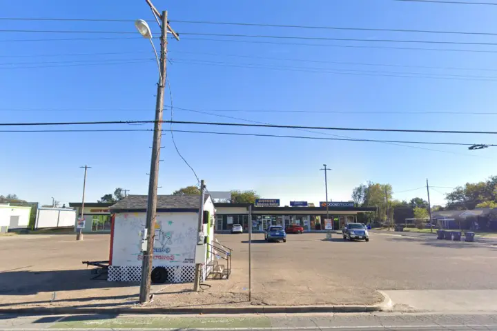 Boost 1922 Park Lake Dr - 1922 Park Lake Dr