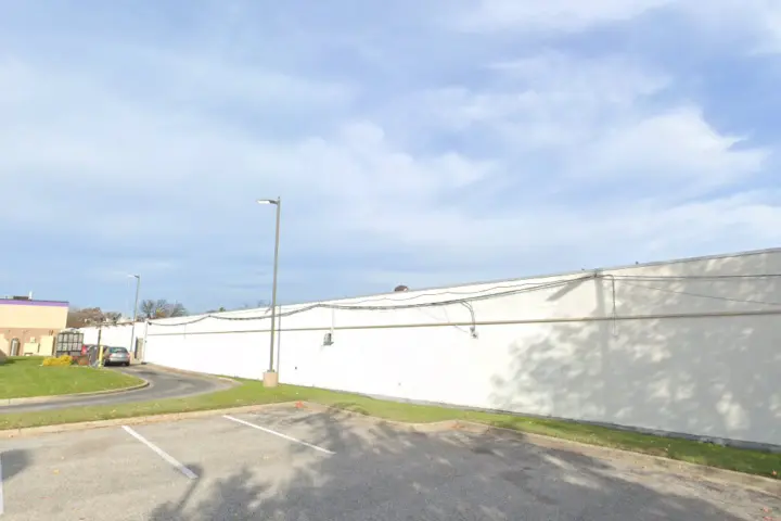Boost 200 N. Highland Ave - 200 N. Highland Ave