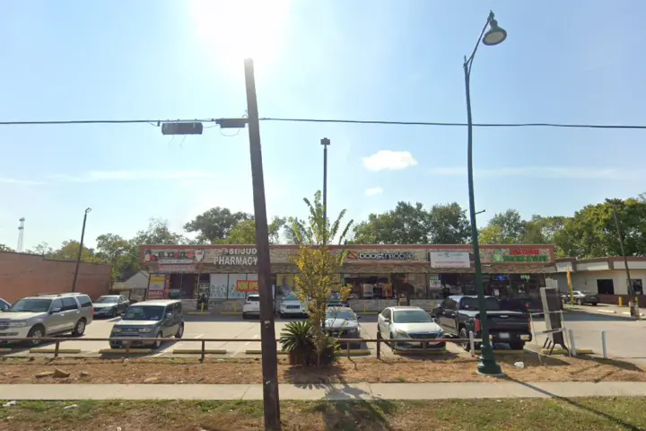 Boost 203 E Davis St. Suite D - 203 E Davis St. Suite D