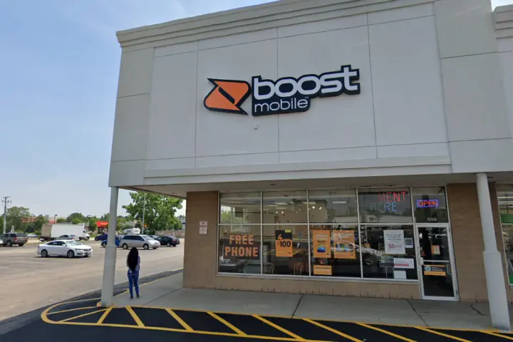 Boost 207 E. Army Trail Rd - 207 E. Army Trail Rd
