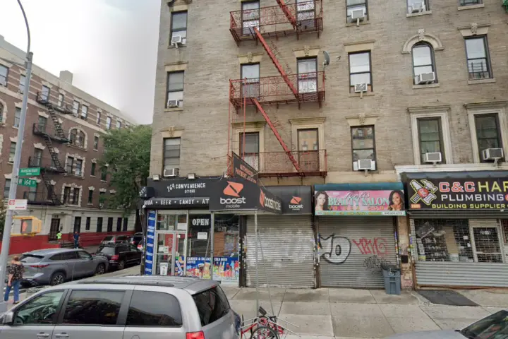 Boost 2095 Amsterdam Ave - 2095 Amsterdam Ave