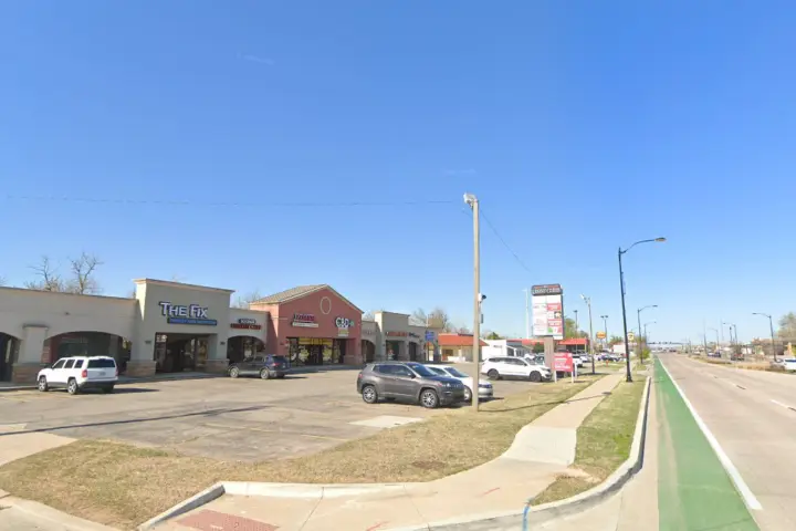 Boost 2100 W Lindsey St - 2100 W Lindsey St