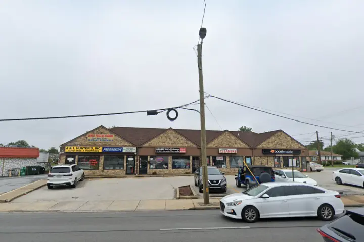 Boost 2229 Macdade Blvd - 2229 MacDade Blvd