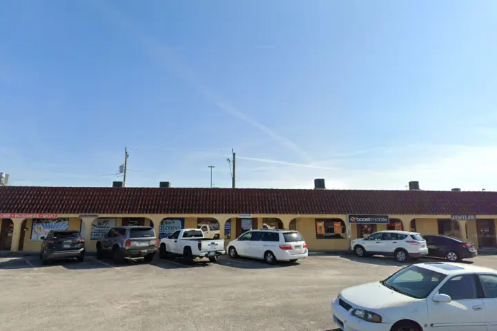 Boost 2303 S Parrott Ave - 2303 S Parrott Ave