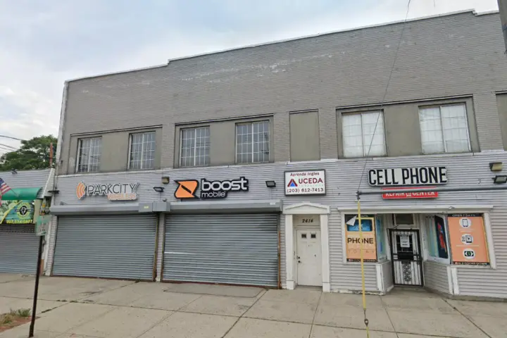 Boost 2418 Main St - 2418 Main St