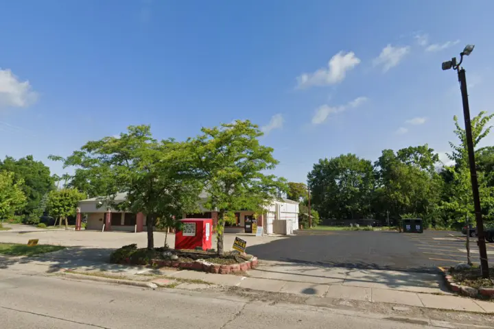 Boost 251 Auburn Ave - 251 Auburn Ave