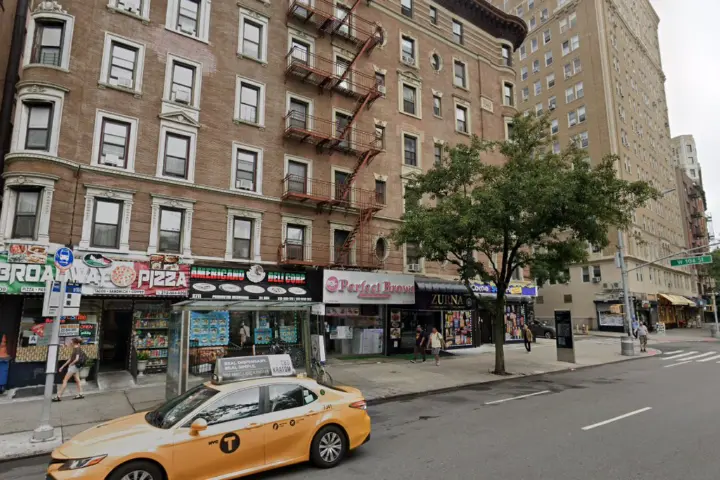 Boost 2717 Broadway - 2717 Broadway