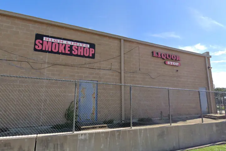 Boost 2813 N Commerce St. - 2813 N Commerce St.