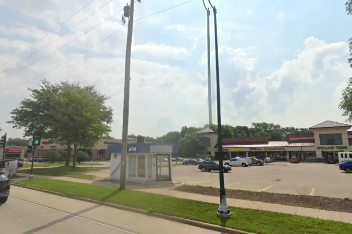 Boost 2827 E Washington Ave - 2827 E Washington Ave