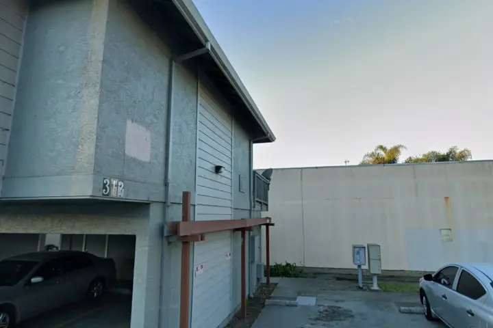 Boost 302 E Lake Ave - 302 E Lake Ave
