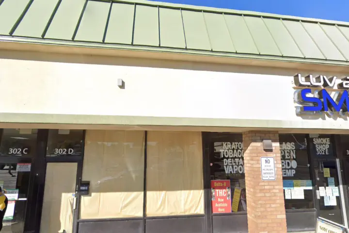 Boost 302 S. Mclean Blvd Unit B - 302 S. McLean Blvd Unit B