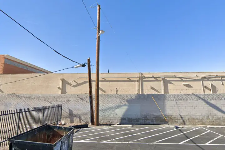 Boost 3025 E. Desert Inn Rd - 3025 E. Desert Inn Rd