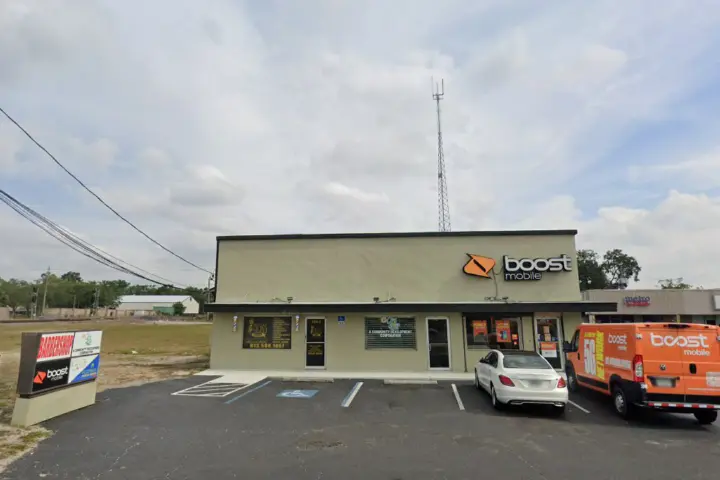 Boost 304 E Baker Street - 304 E Baker Street
