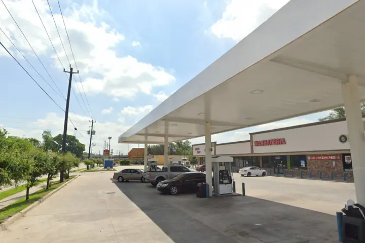 Boost 3118 E Crosstimbers St - 3118 E Crosstimbers St