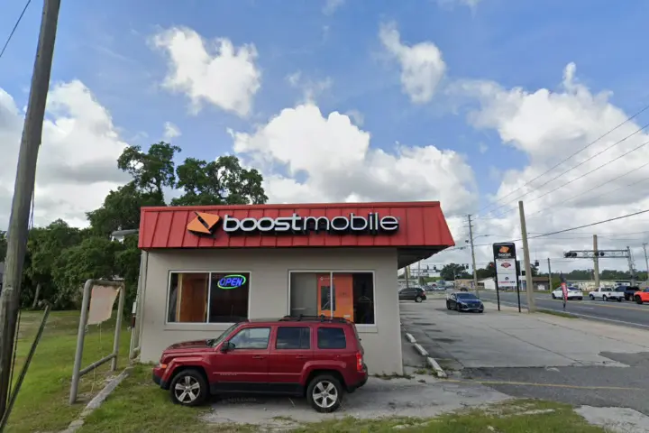 Boost 326 S. Main St - 326 S. Main St
