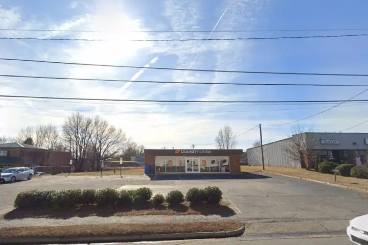Boost 328 E Bodenhamer St - 328 E Bodenhamer St