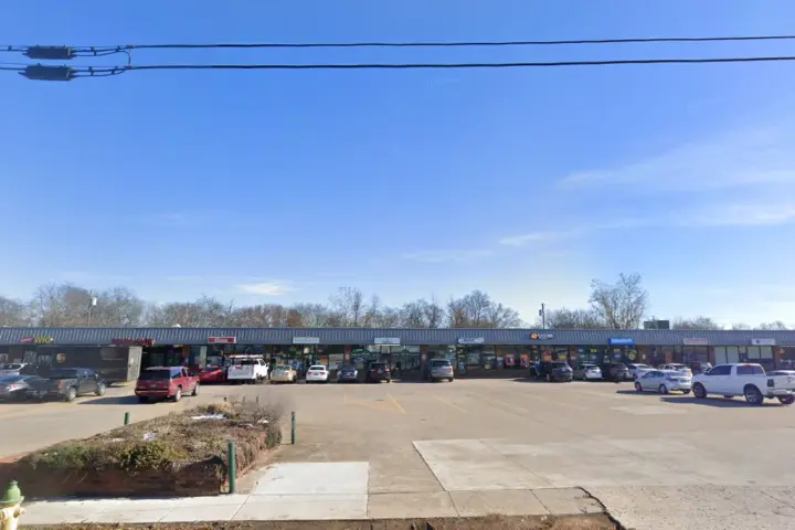 Boost 335 W Main St - 335 W Main St