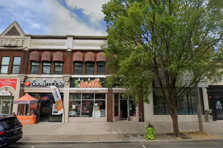 Boost 339 Broadway - 339 Broadway