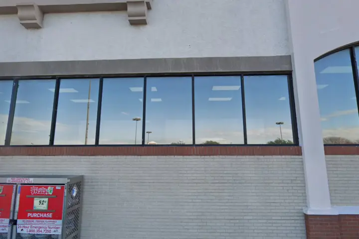 Boost 3460 Webb Chapel - 3460 Webb Chapel storefront