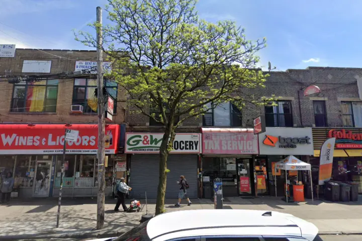 Boost 3540 White Plains Rd - 3540 White Plains Rd