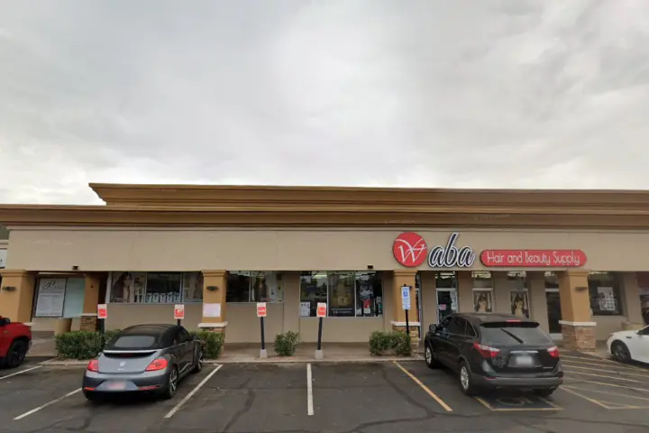 Boost 3601 W Camelback - 3601 W Camelback storefront