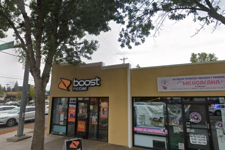 Boost 369 Se 10Th Ave - 369 SE 10th Ave
