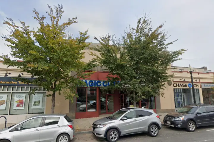 Boost 369 Washington St - 369 Washington St