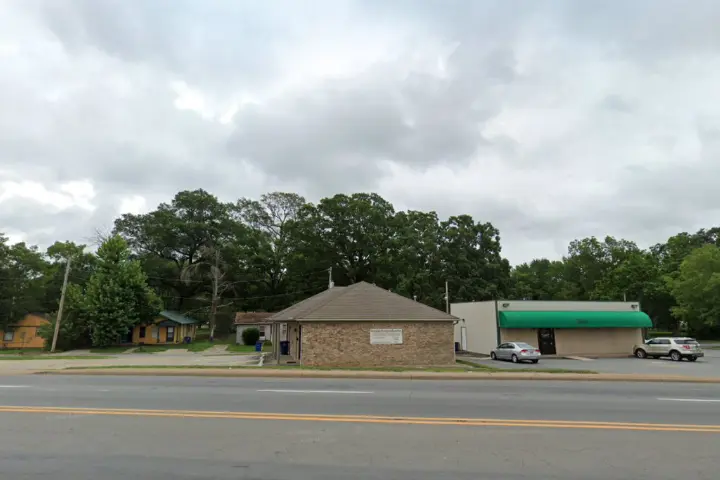 Boost 3700 Camp Robinson Rd - 3700 Camp Robinson Rd