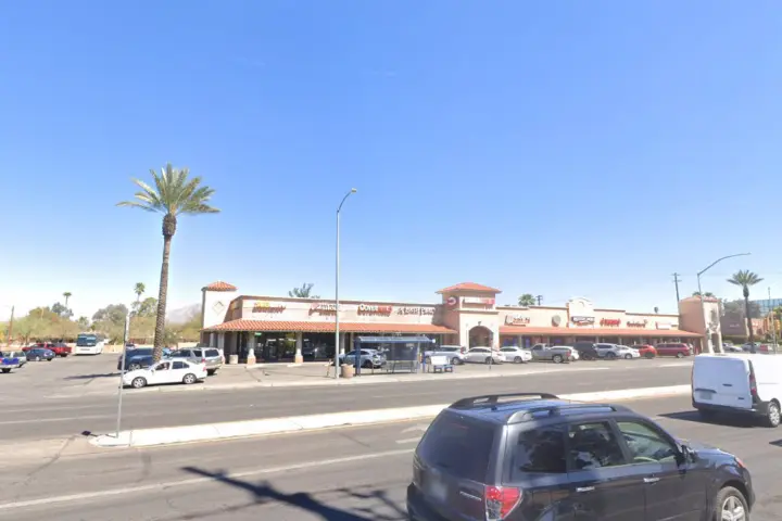 Boost 3853 E Broadway Blvd - 3853 E Broadway Blvd