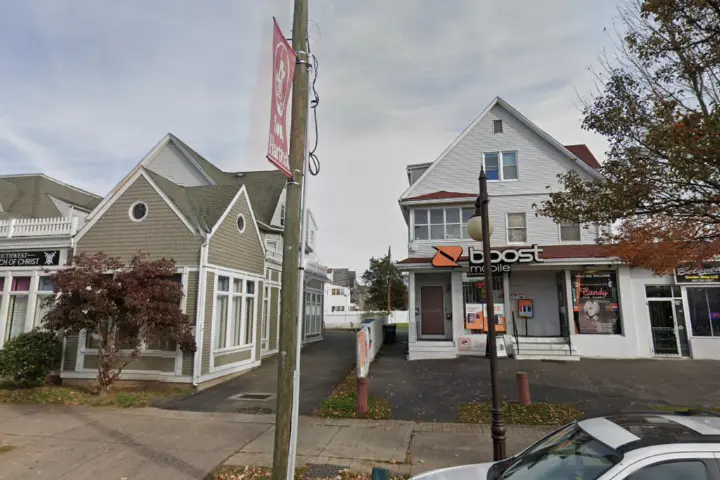 Boost 390 Franklin Ave - 390 Franklin Ave