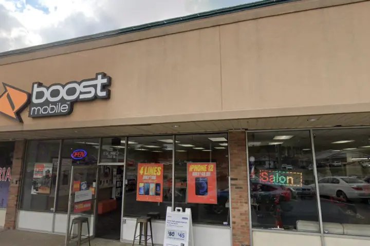 Boost 3940 S Keystone Ave - 3940 S Keystone Ave